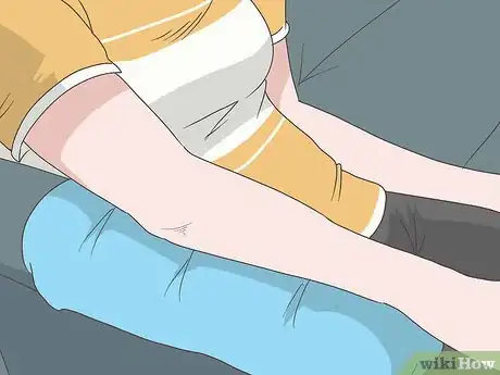 Image titled Treat Elbow Bursitis Step 1