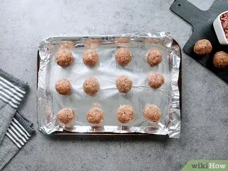 Image titled Freeze Meatballs Step 2