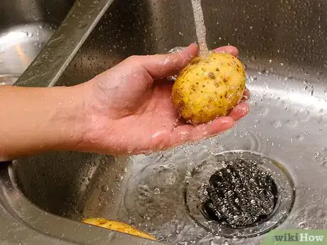 Image titled Make Baked Potatoes in a Halogen Oven Step 2