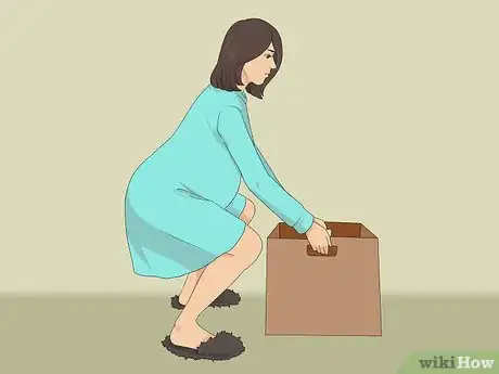 Image titled Lift Objects When Pregnant Step 6