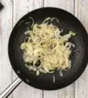 Remove the Strong Sharp Taste or Smell from Onions