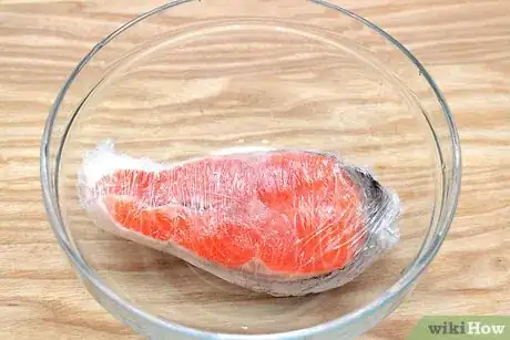 Image titled Defrost Salmon Step 3