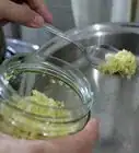 Keep Fresh Chopped Garlic