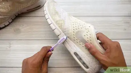 Image titled Clean Nike Sneakers Step 1