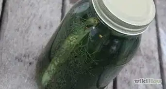 Make Crispy Dill Pickles