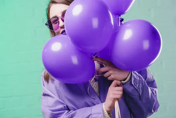 Purple_balloons.jpg