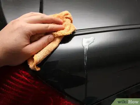 Image titled Remove Egg Stains from Car Paint Step 4