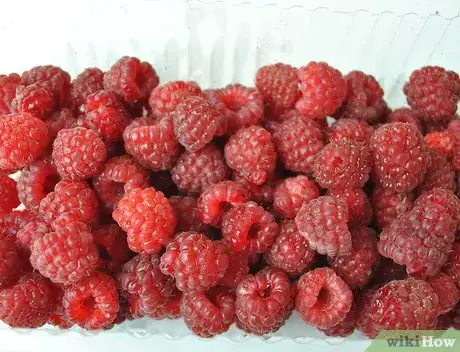 Image titled Dehydrate Raspberries Step 1