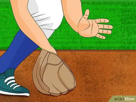 Image titled Catch a Softball Step 14