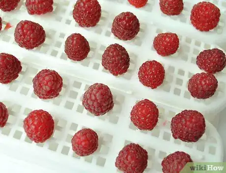 Image titled Dehydrate Raspberries Step 5