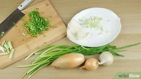 Image titled Tell the Difference Between Spring Onions, Shallots, and Green Onions Step 4