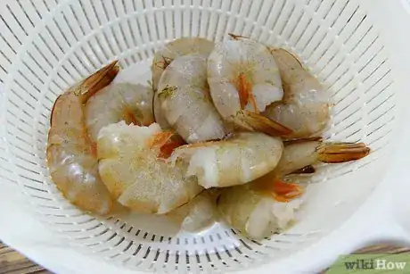 Image titled Thaw Frozen Shrimp Step 4