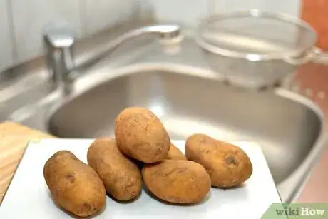 Image titled Peel Potatoes With an Ordinary Kitchen Knife Step 1