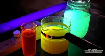 Make a Glow in the Dark Fluid