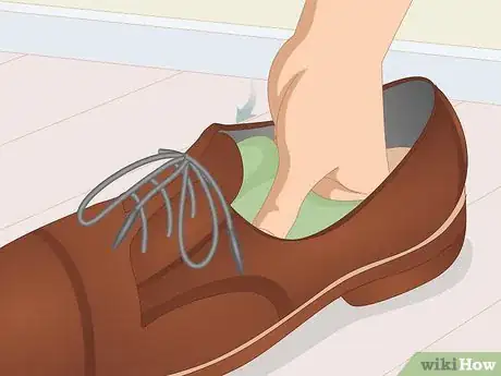 Image titled Remove Odor from Leather Shoes Step 3