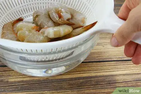 Image titled Thaw Frozen Shrimp Step 3