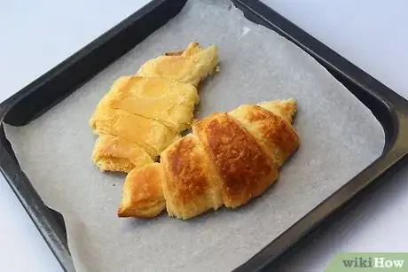 Image titled Heat Croissants Step 2