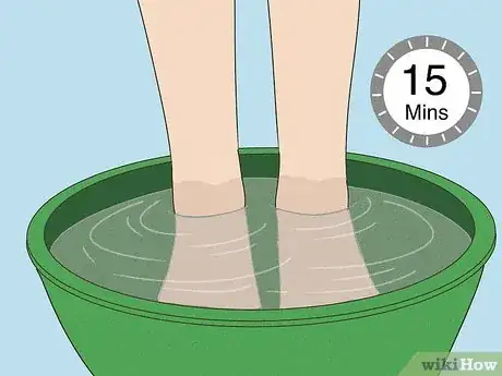 Image titled Use Foot Baths for Athlete’s Foot Step 5