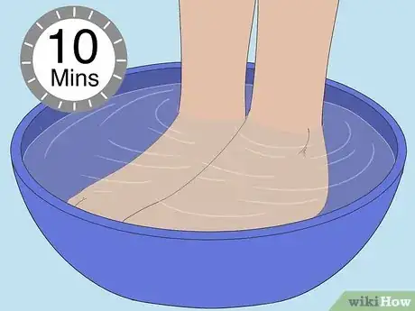 Image titled Use Foot Baths for Athlete’s Foot Step 9