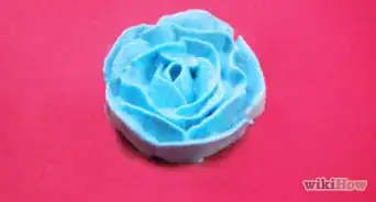 Make a Rose With Cake Icing