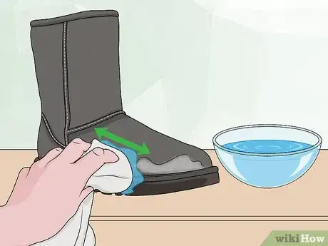 Image titled Clean Black Uggs Step 3