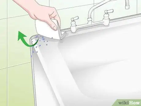 Image titled Caulk a Bathtub Step 13