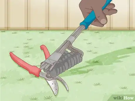 Image titled Sanitize Pruning Shears Step 2