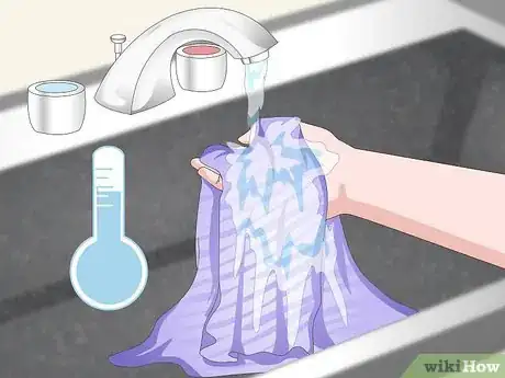 Image titled Dye Fabric with Arashi Shibori Step 18