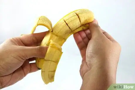 Image titled Slice a Banana Before It Is Peeled Step 9