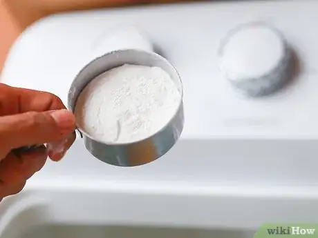 Image titled Add Baking Soda to Laundry Step 3