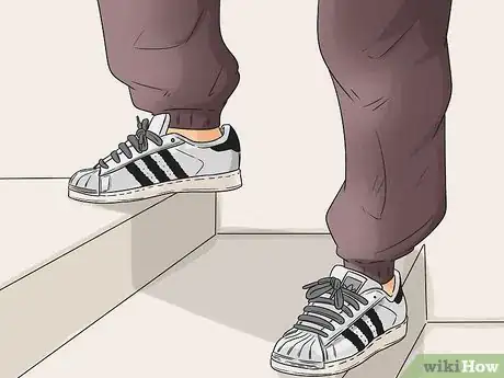 Image titled Determine if You're Regular or Goofy Foot Step 5