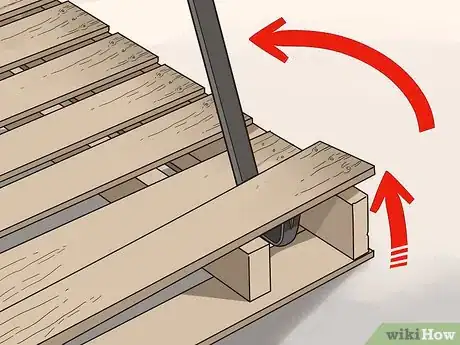 Image titled Take Apart a Pallet Without Breaking It Step 18