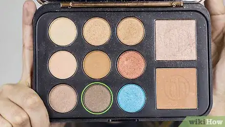 Image titled Blend Eyeshadow Step 3