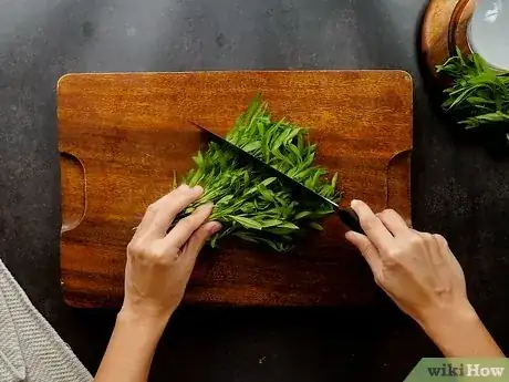 Image titled Make Tarragon Vinegar Step 1