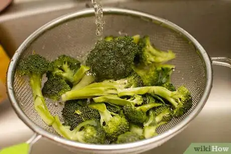 Image titled Parboil Broccoli Step 1