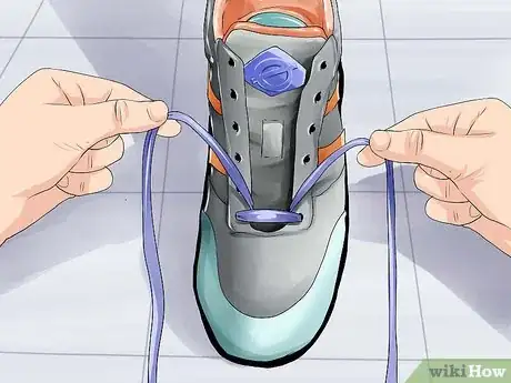 Image titled Lace Skate Shoes Step 1