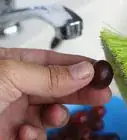 Wash Grapes