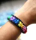 Make a Starburst Bracelet Using the Rainbow Loom