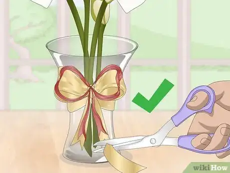 Image titled Decorate a Flower Vase with a Ribbon Step 5