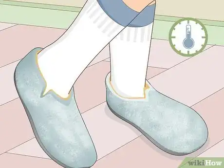 Image titled Stretch Shoes Lengthwise Step 13