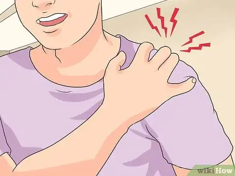 Image titled Relieve Pain from Clavicle Fracture Step 1