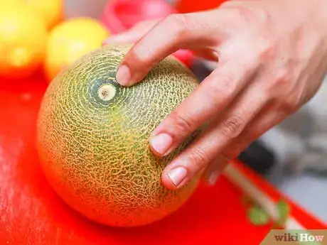 Image titled Buy a Cantaloupe Step 3