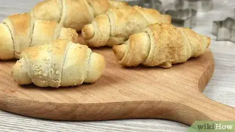 Image titled Find a Substitute for a Wire Cooling Rack (Baking) Step 10