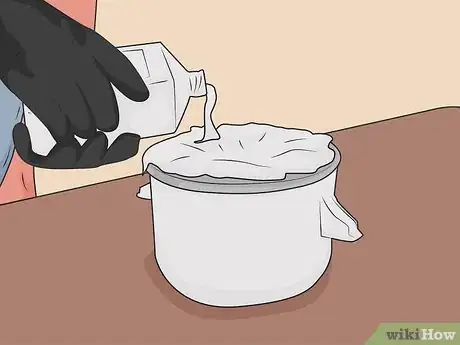 Image titled Make a Dry Ice Ethanol Bath Step 4