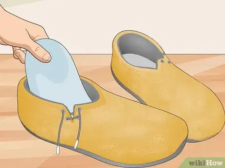 Image titled Clean Felt Shoes Step 14