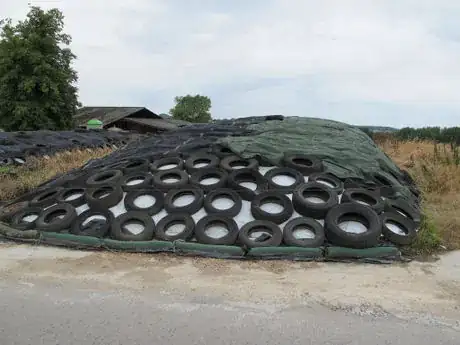 Image titled Silage with tyres