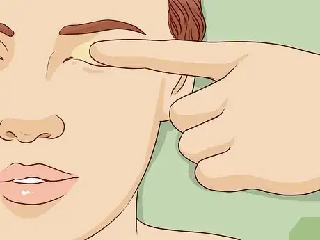 Image titled Apply Shadow on Hooded Eyes Step 1