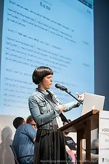 Élise Desaulniers giving a talk at WordCamp Montréal on 29 June 2013