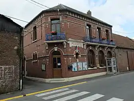 The town hall of Étaing