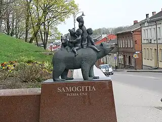 Samogitian bear sculpture